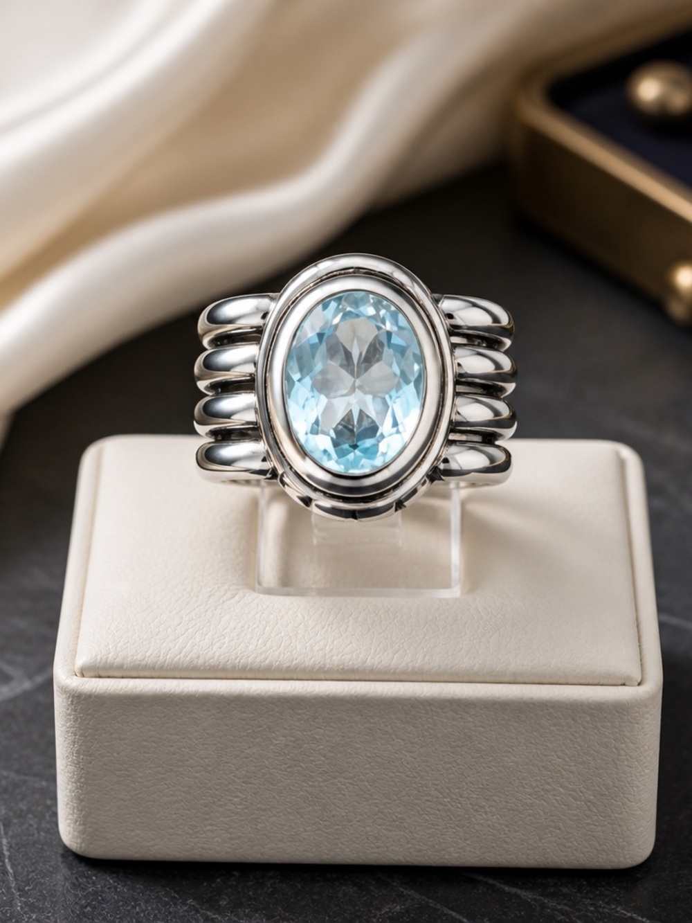 A Size 7 Retired Silpada Sterling Silver ring with a Beautiful Lg Topaz